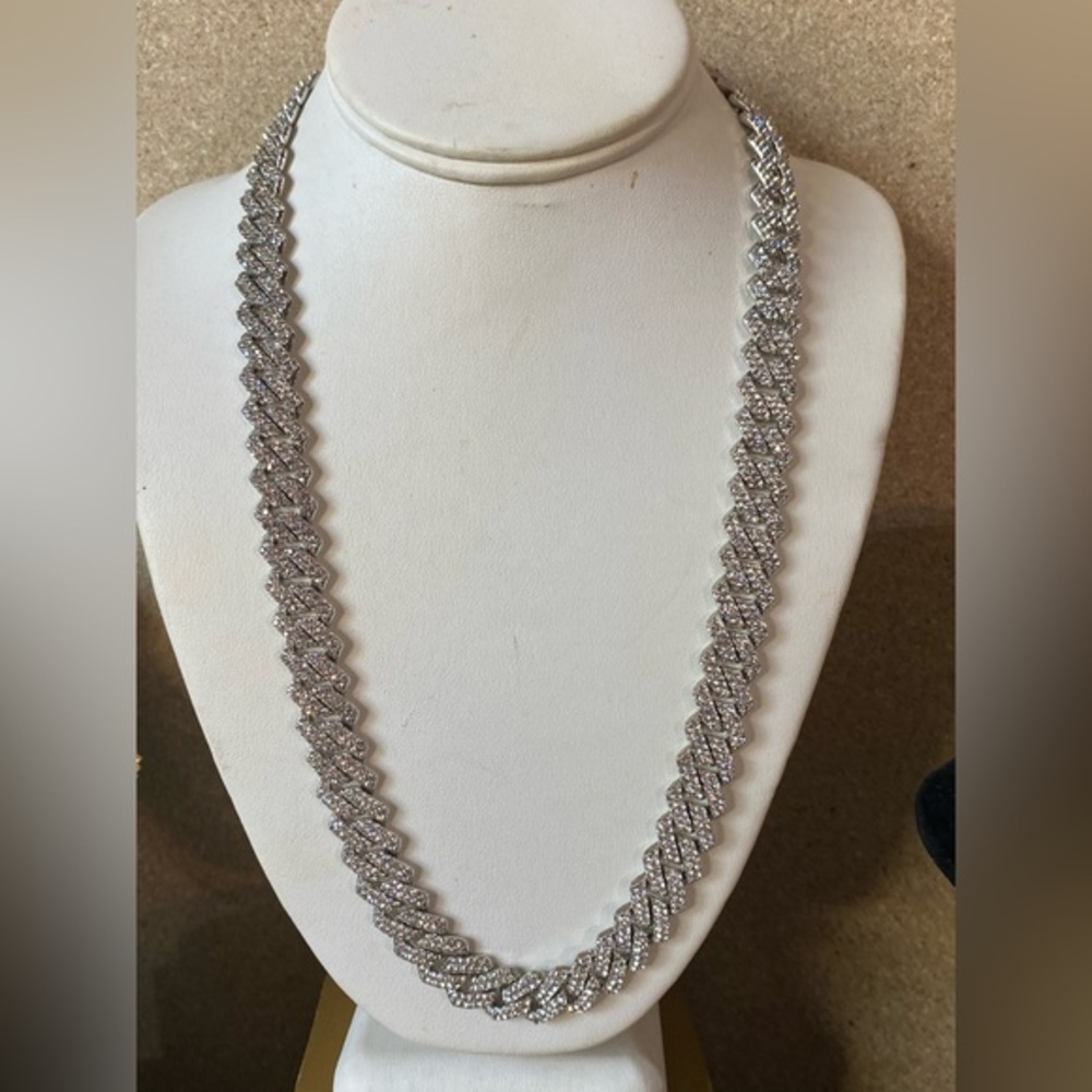 Elegant Pearl Necklace FEB 2025